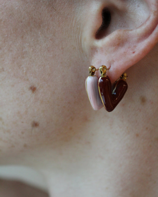 hartjes oorbellen in het bordeaux en roze
